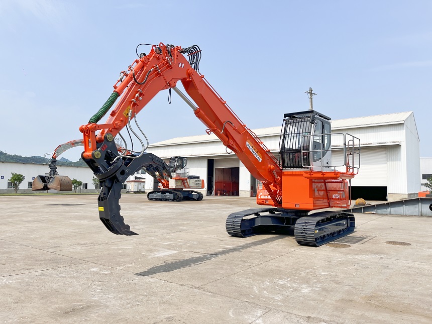 抓鋼機(jī).jpg 抓鋼機(jī).jpg