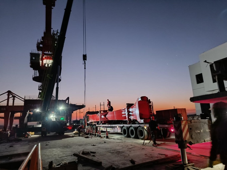 抓料機.jpg 抓料機.jpg