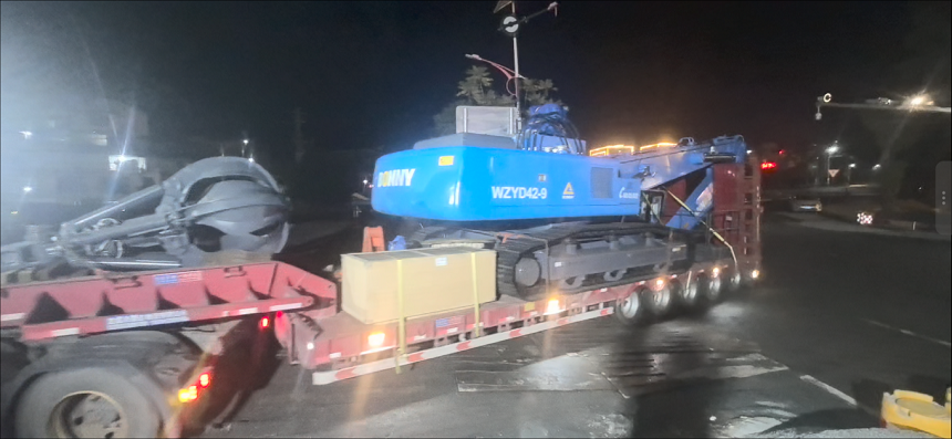 抓鋼機.png 抓鋼機.png